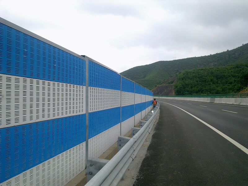 <a href=http://www.51caipu.com.cn/news_article?news_id=127>聲屏障</a>