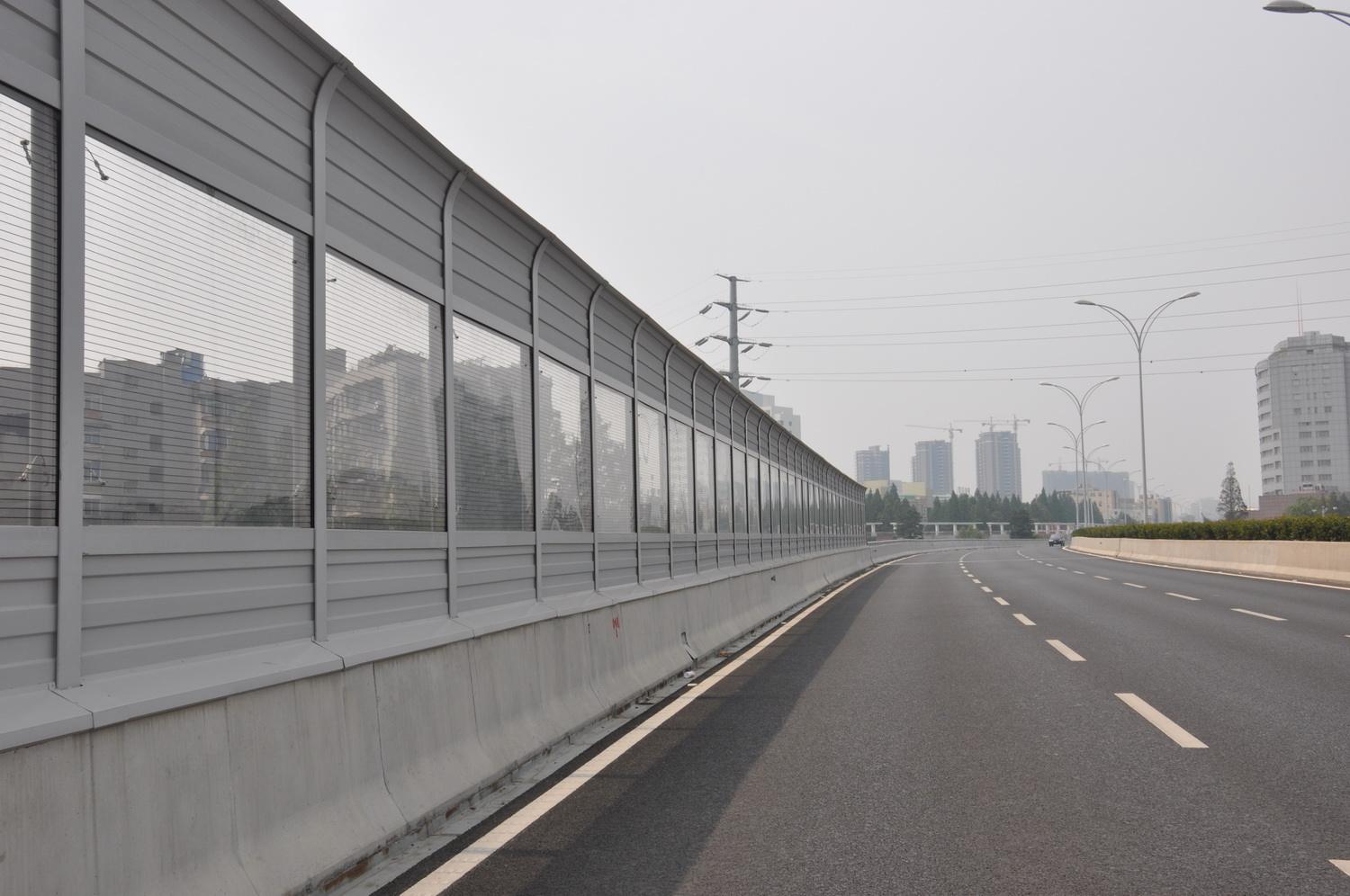<a href=http://www.51caipu.com.cn/news_article?news_id=142>公路聲屏障</a>