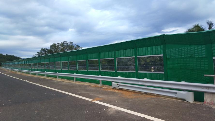 <a href=http://www.51caipu.com.cn/news_article?news_id=144>天津道路聲屏障</a>